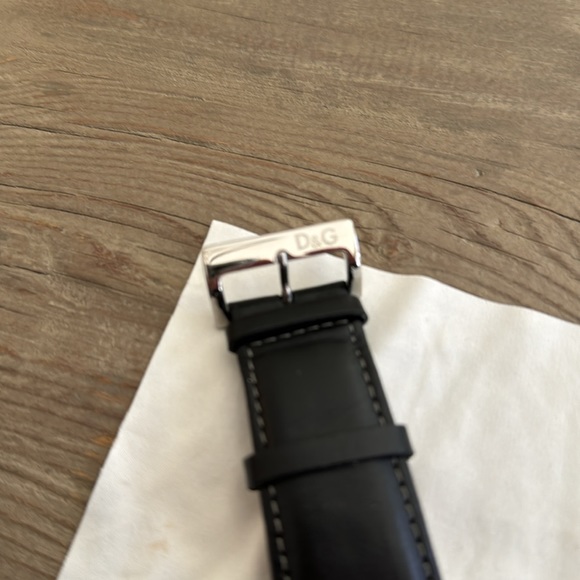 ORIGINAL D&G Men's Unique 46mm Chronograph Red Black Leather Dolce Gabbana Watch - Picture 3 of 7